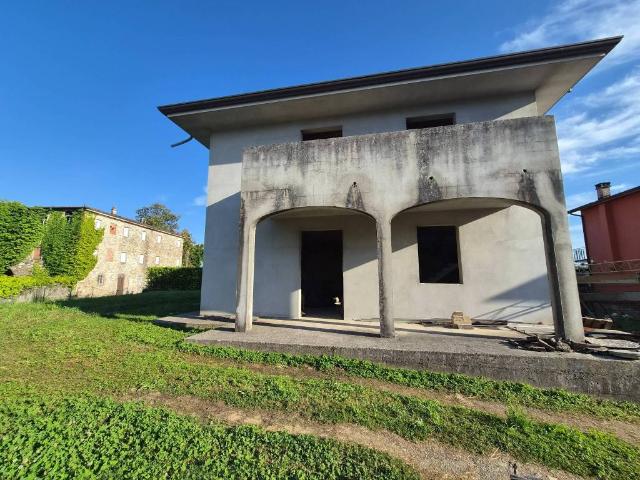 Villa Indipendente in vendita a San Colombano, Capannori