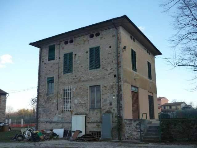 Villa Indipendente in vendita a Capannori, Toscana