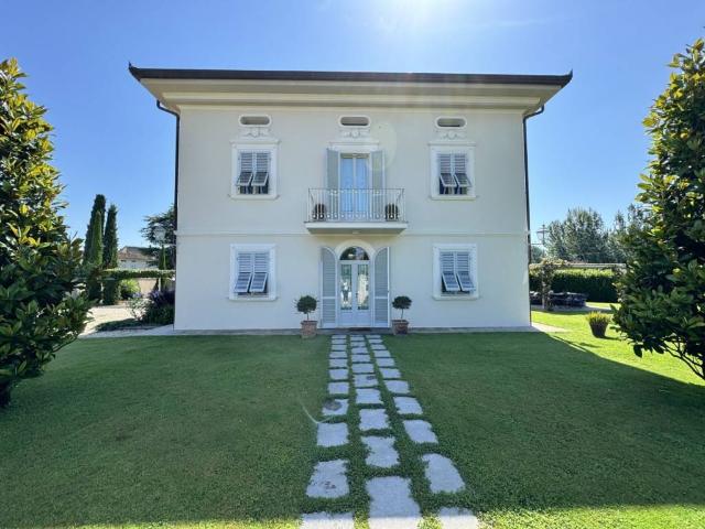 Villa Indipendente in vendita a Camigliano, Capannori