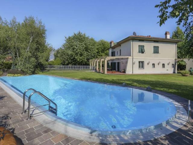 Villa Indipendente in vendita a Capannori, Toscana