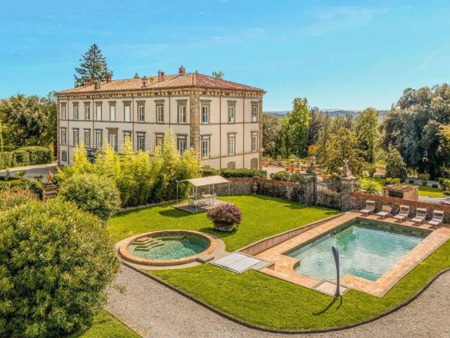 Villa Indipendente in vendita a Capannori, Toscana
