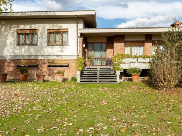 Villa Indipendente in vendita a Capannori, Toscana
