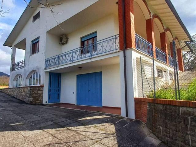 Villa Indipendente in vendita a Tofori, Capannori