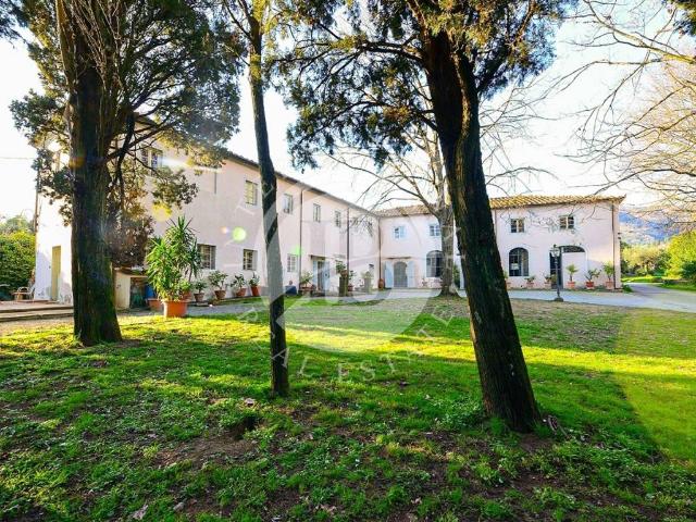 Villa Indipendente in vendita a Capannori, Toscana