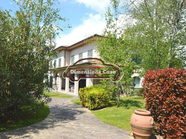 Villa Indipendente in vendita a Capannori, Toscana