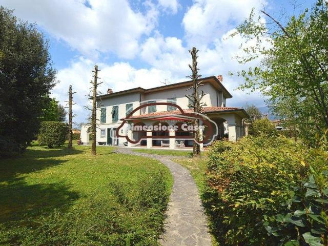 Villa Indipendente in vendita a Capannori, Toscana