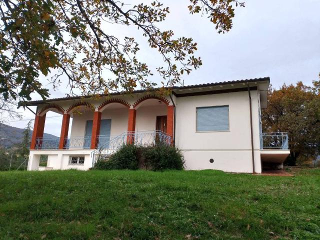 Villa Indipendente in vendita a Capannori, Toscana