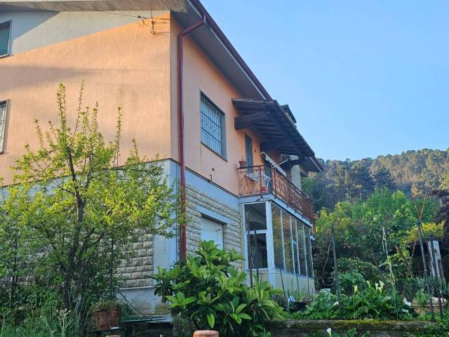 Villa Indipendente in vendita a Capannori, Toscana