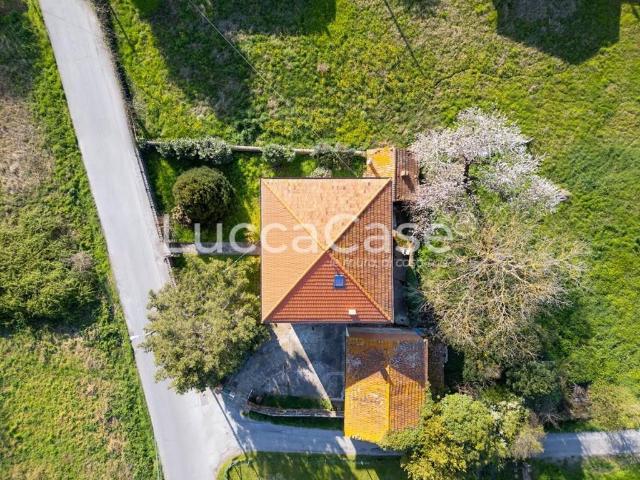 Villa Indipendente in vendita a Parezzana, Capannori