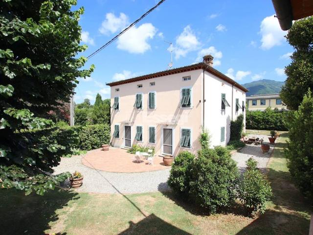 Villa Indipendente in vendita a Capannori, Toscana