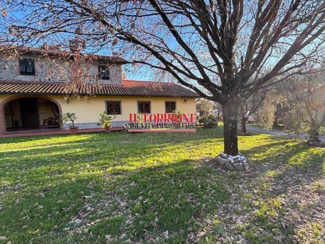 Villa Indipendente in vendita a Capannori, Toscana