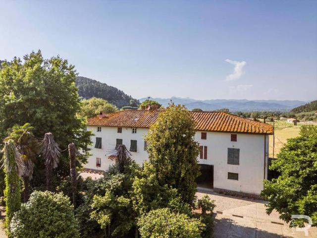 Villa Indipendente in vendita a Capannori, Toscana