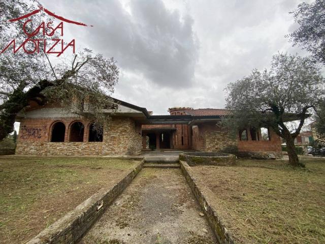 Villa Indipendente in vendita a San Colombano, Capannori