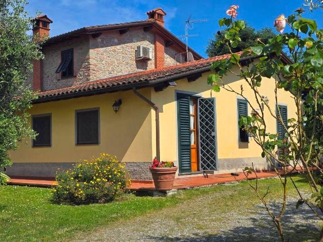 Villa Indipendente in vendita a Capannori, Toscana