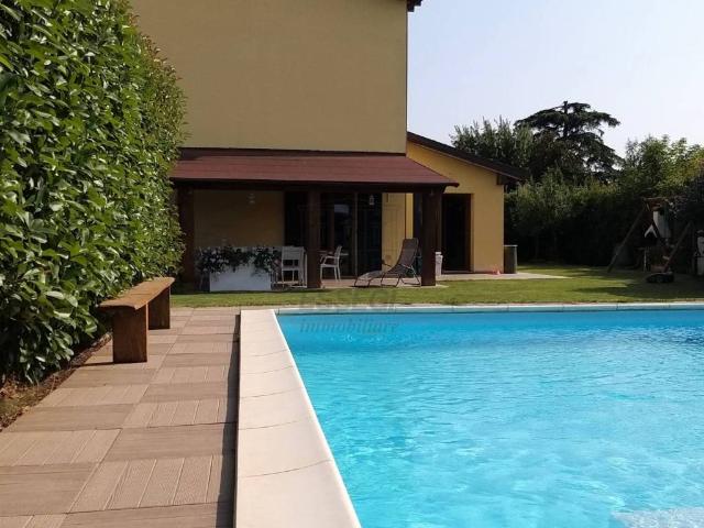 Villa Indipendente in vendita a Capannori, Toscana