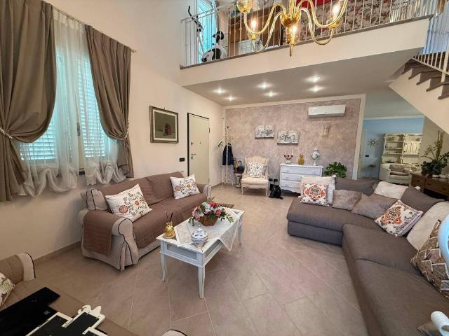 Villa Indipendente in vendita a Capannori, Toscana