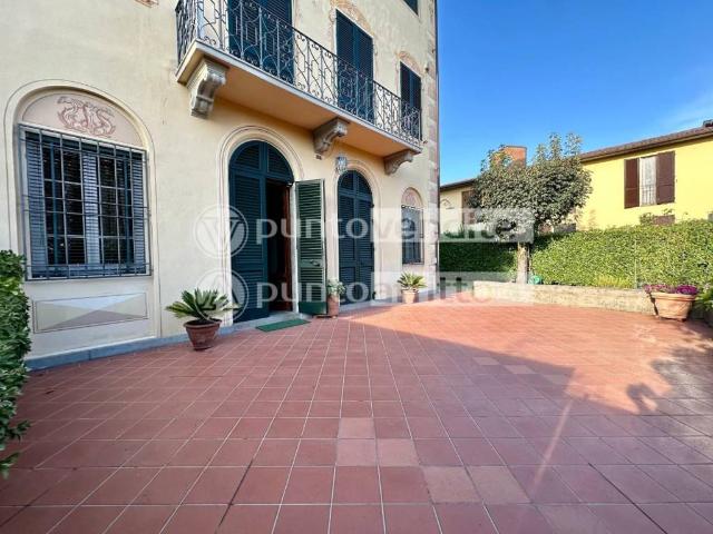 Villa Indipendente in vendita a Capannori, Toscana