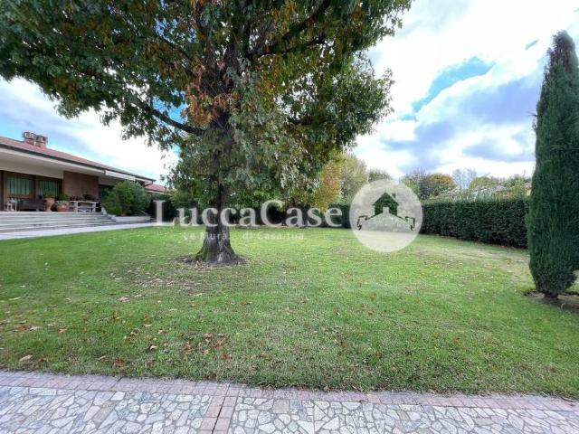 Villa Indipendente in vendita a Tassignano, Capannori
