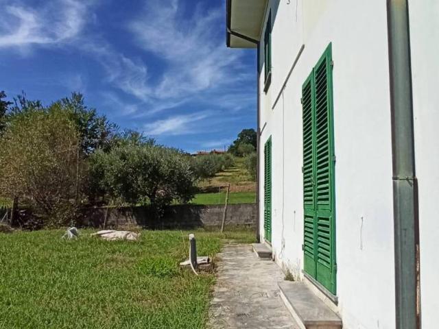 Villa Indipendente in vendita a Al Colle, Capannori