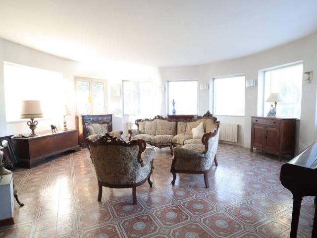 Villa Indipendente in vendita a Capena, Roma Capitale