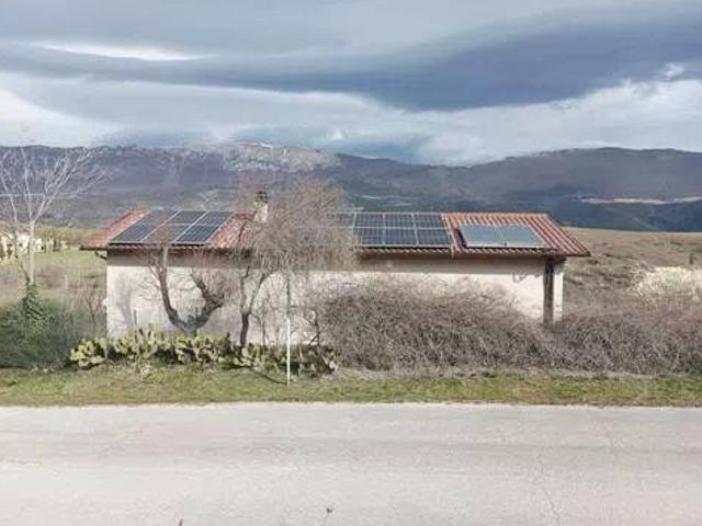 Villa Indipendente in vendita a Capestrano, Abruzzo