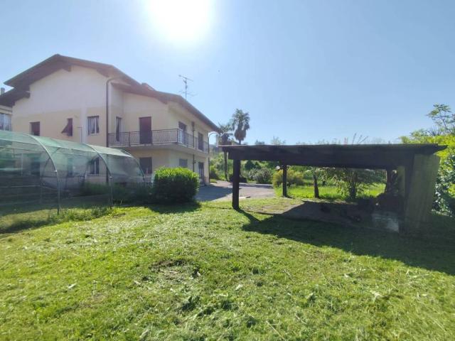 Villa Indipendente in vendita a Capiago, Capiago Intimiano