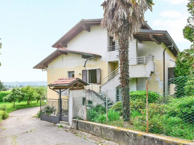 Villa Indipendente in vendita a Capiago, Capiago Intimiano