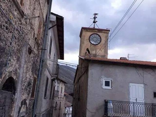 Villa Indipendente in vendita a Tagliacozzo, Abruzzo