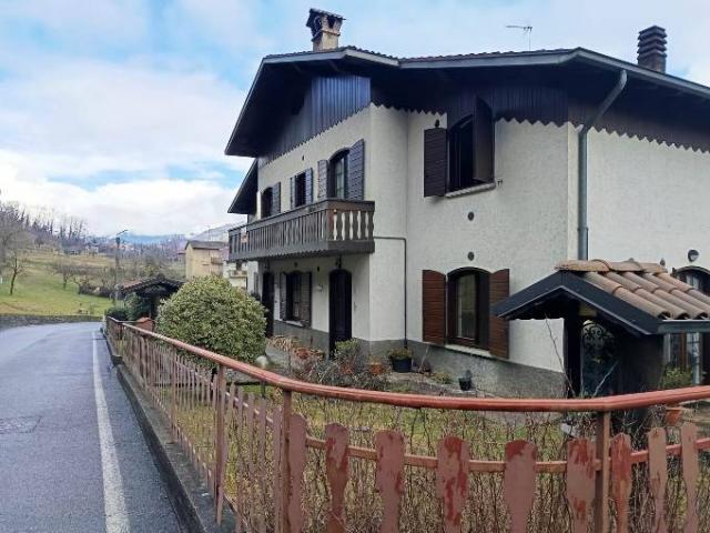 Villa Indipendente in vendita a Capizzone, Lombardia