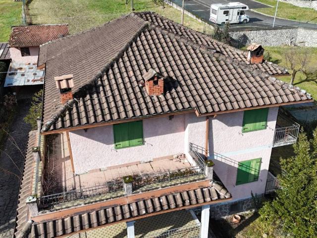 Villa Indipendente in vendita a Comunità montana della valle Camonica, Capo Di Ponte