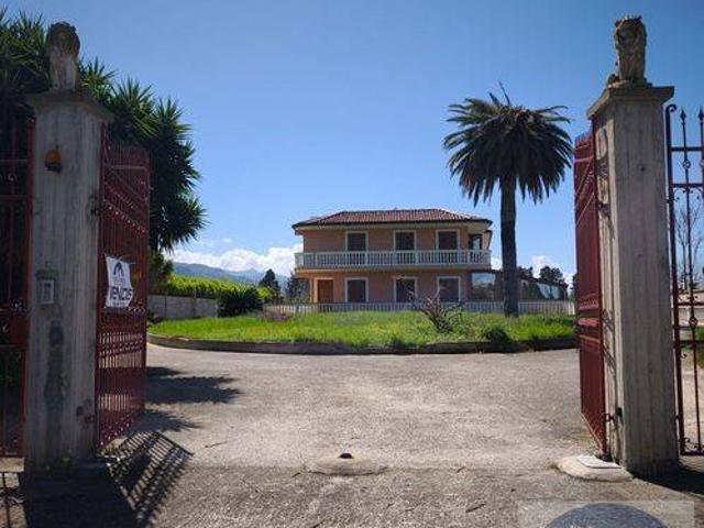 Villa Indipendente in vendita a Piscittina, Capo D'orlando