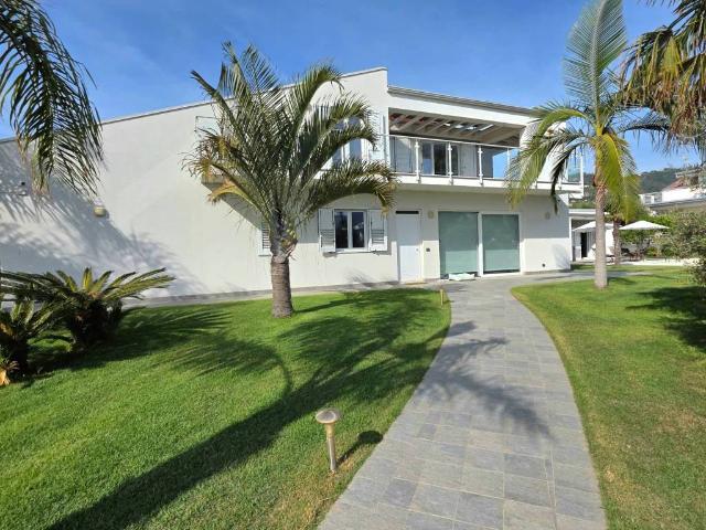 Villa Indipendente in vendita a Malvicino, Capo D'orlando