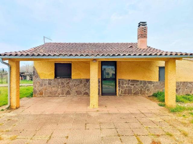 Villa Indipendente in vendita a Capodimonte, Lazio
