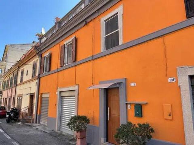 Villa Indipendente in vendita a Capodimonte, Lazio