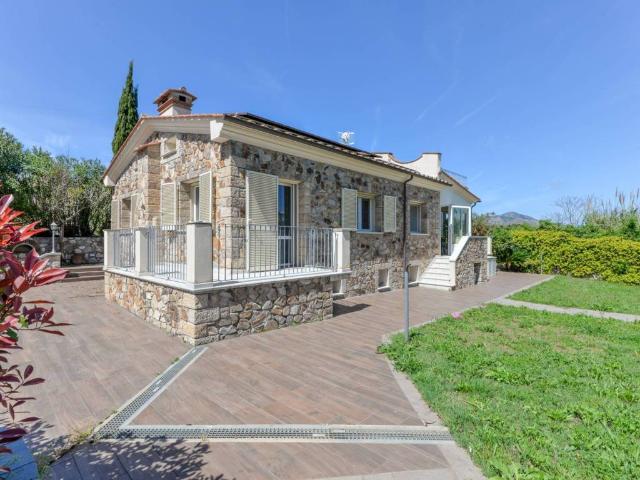 Villa Indipendente in vendita a Capoliveri, Toscana