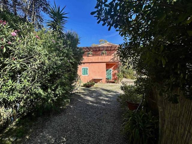 Villa Indipendente in vendita a Capoliveri, Toscana