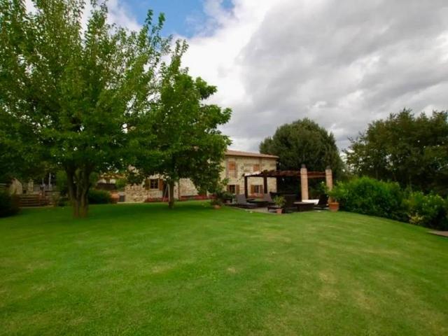 Villa Indipendente in vendita a Capolona, Toscana