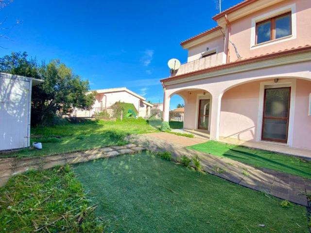 Villa Indipendente in vendita a Residenza del Sole, Capoterra