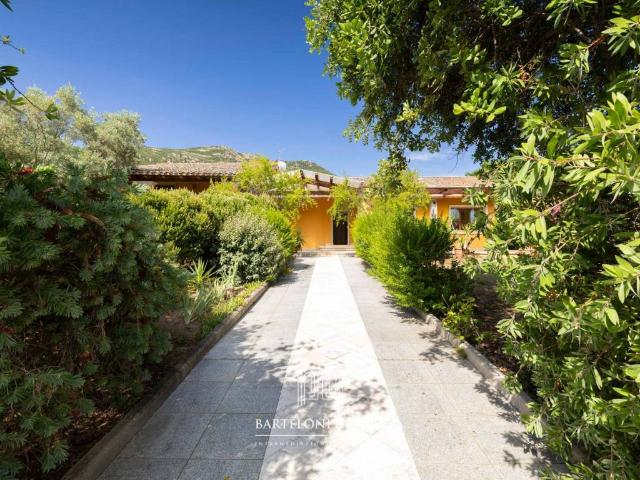Villa Indipendente in vendita a Capoterra, Sardigna/Sardegna