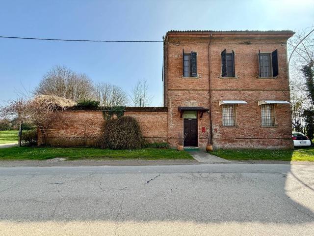 Villa Indipendente in vendita a Cappella De' Picenardi, Lombardia