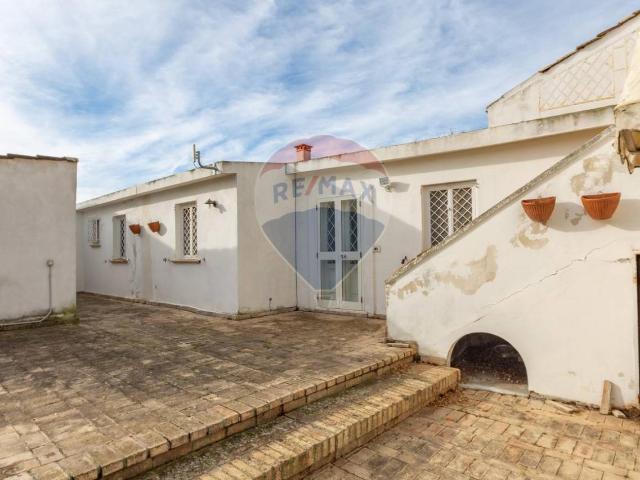 Villa Indipendente in vendita a Cappelle Sul Tavo, Abruzzo