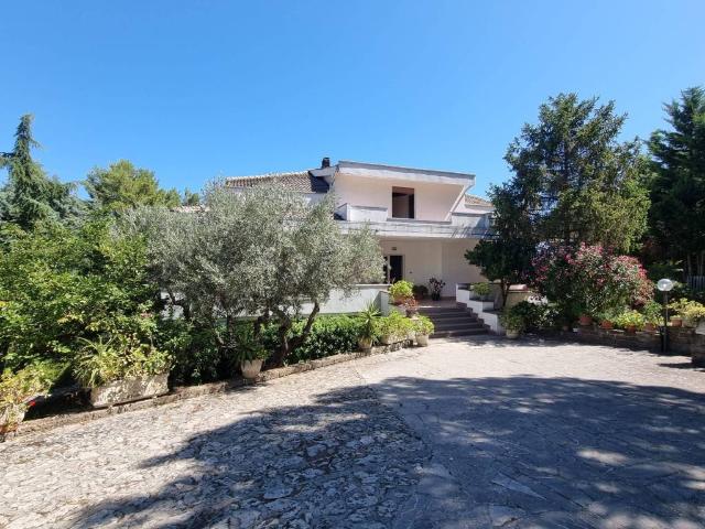 Villa Indipendente in vendita a Cappelle Sul Tavo, Abruzzo