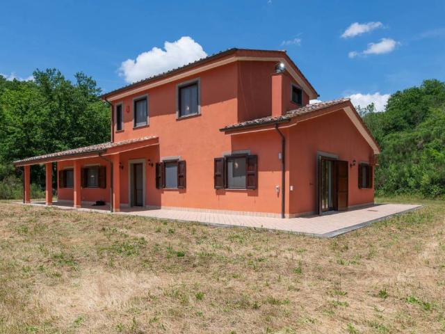 Villa Indipendente in vendita a Capranica, Lazio