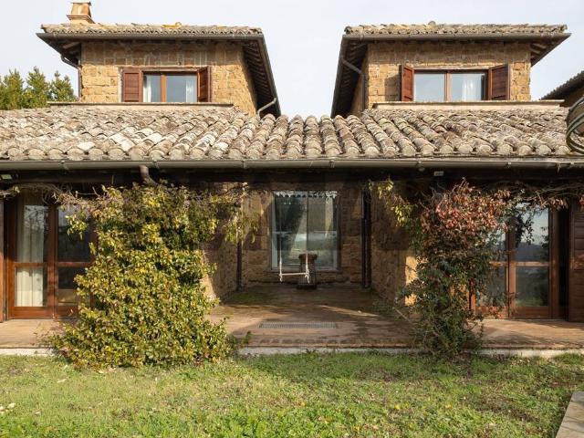 Villa Indipendente in vendita a Capranica, Lazio