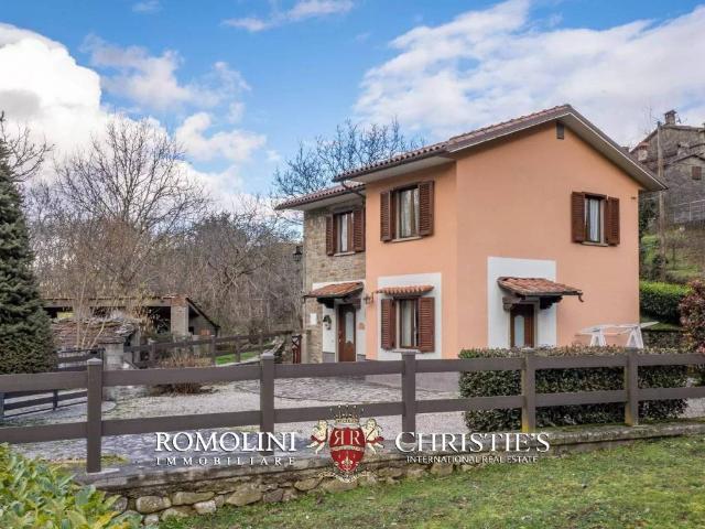 Villa Indipendente in vendita a Caprese Michelangelo, Toscana