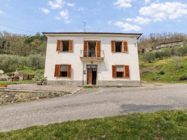 Villa Indipendente in vendita a Caprese Michelangelo, Toscana