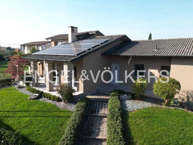 Villa Indipendente in vendita a Capriano del Colle, Brescia
