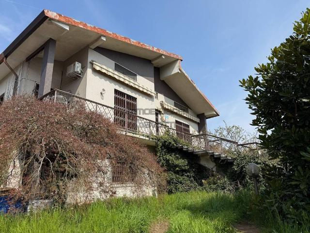 Villa Indipendente in vendita a Capriate, Capriate San Gervasio