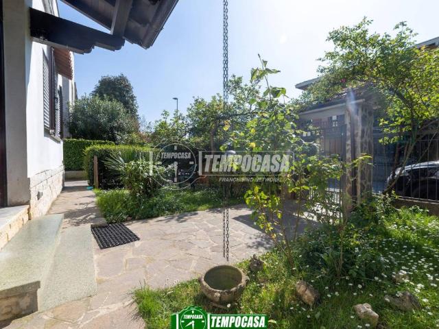 Villa Indipendente in vendita a Capriate San Gervasio, Lombardia