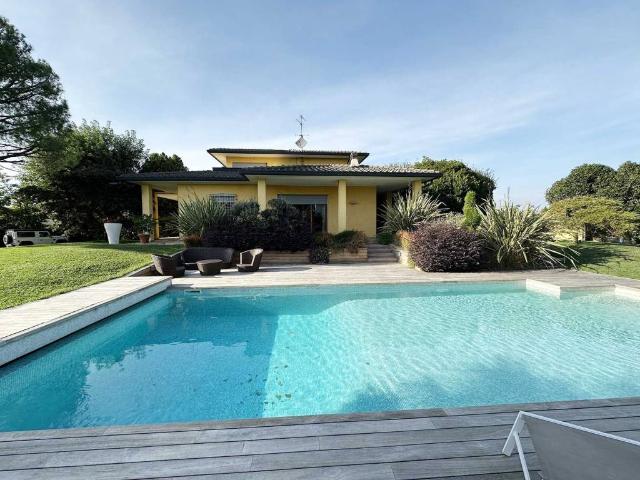 Villa Indipendente in vendita a Capriate San Gervasio, Lombardia